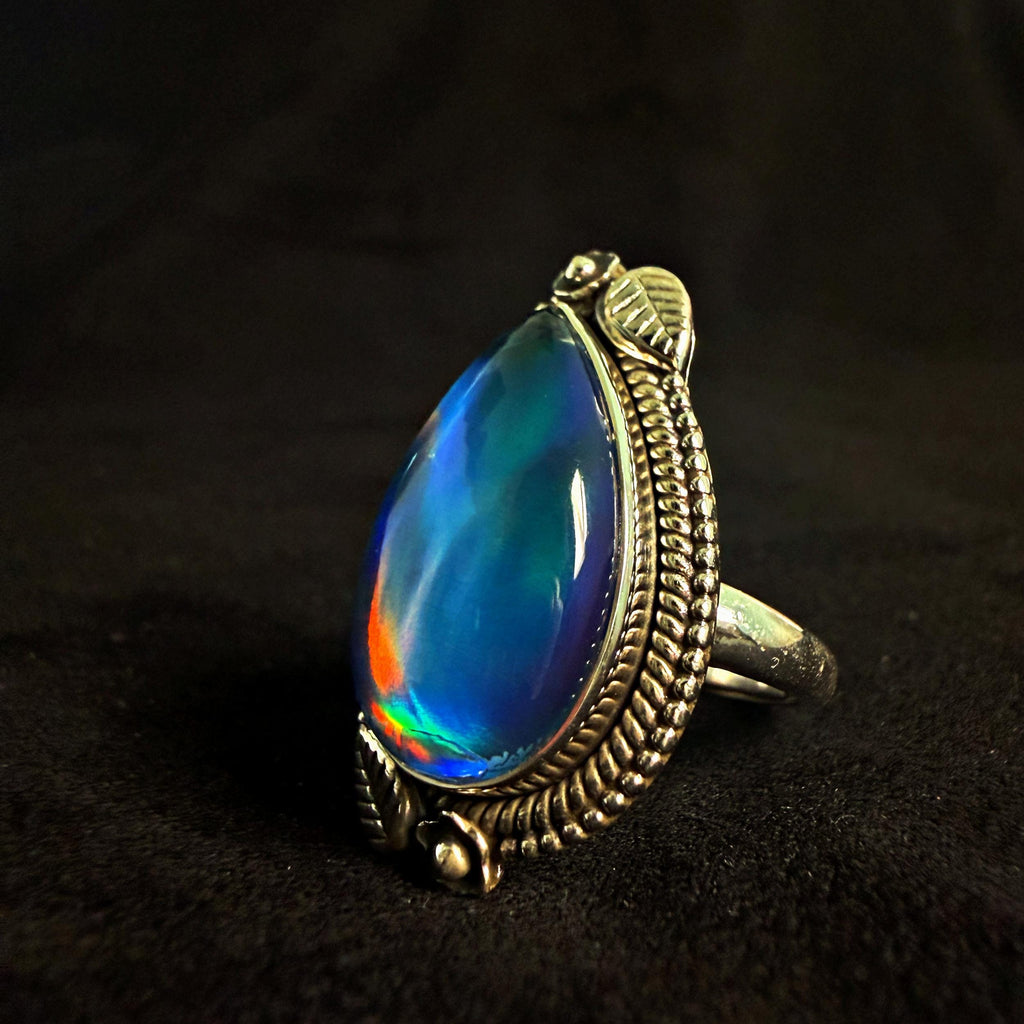 Meliora Vane Haunted Succubus Courtesan Spirit Companion - Glamour Magick and Influence Amulet