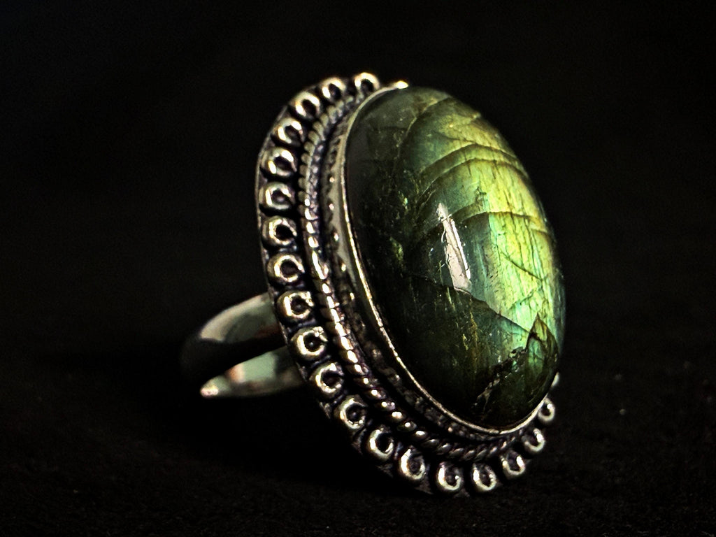 Leviathan Spirit Vessel Ring - Haunted Crown Prince Serpent Spirit Companion - Fearless Power Amulet