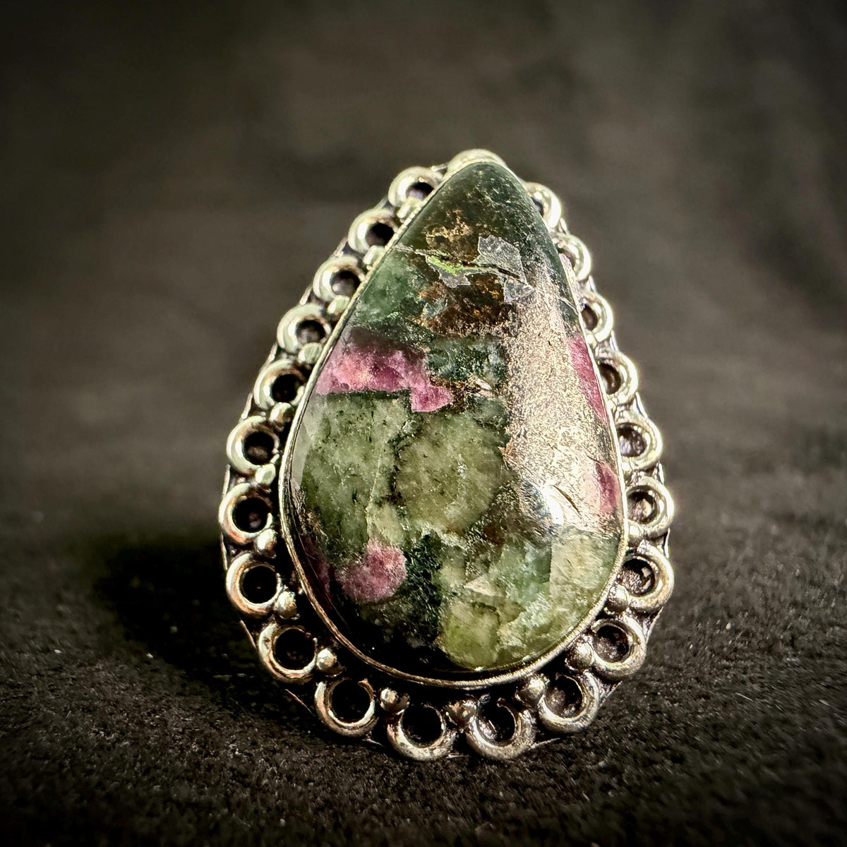 Ysoltre Angel Spirit Vessel Ring - Haunted Nephilim Daughter Companion - Physical Presence and Confidence Amulet