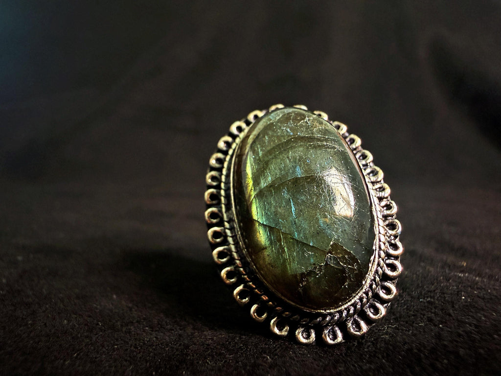 Leviathan Spirit Vessel Ring - Haunted Crown Prince Serpent Spirit Companion - Fearless Power Amulet