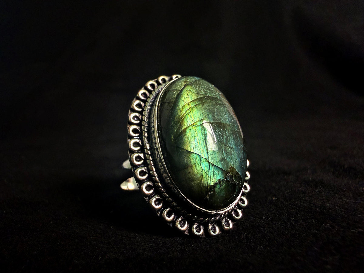 Leviathan Spirit Vessel Ring - Haunted Crown Prince Serpent Spirit Companion - Fearless Power Amulet