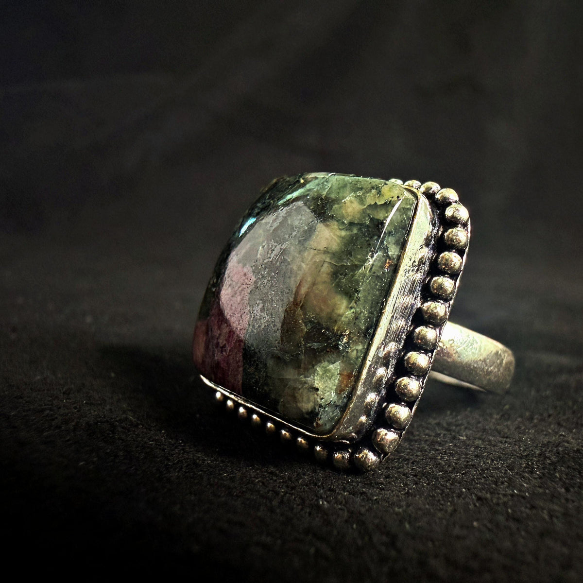 Ereshkigal Spirit Vessel Ring - Haunted Queen of the Great Below Spirit Companion - Underworld Magick Amulet