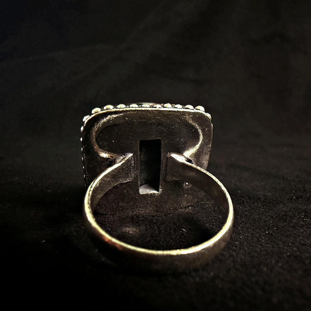 Ereshkigal Spirit Vessel Ring - Haunted Queen of the Great Below Spirit Companion - Underworld Magick Amulet