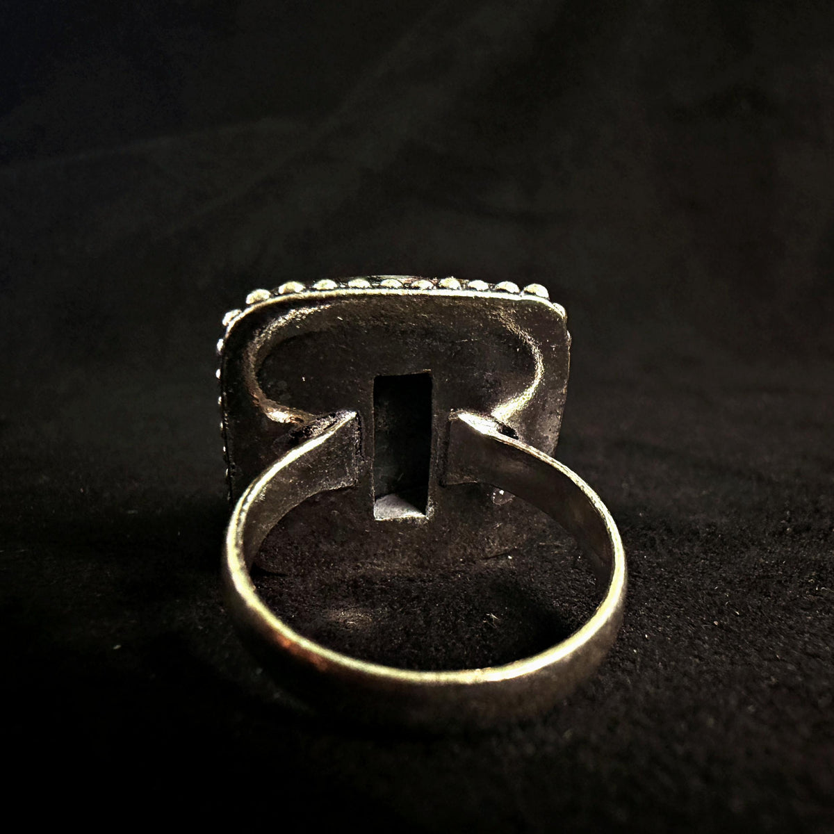 Ereshkigal Spirit Vessel Ring - Haunted Queen of the Great Below Spirit Companion - Underworld Magick Amulet