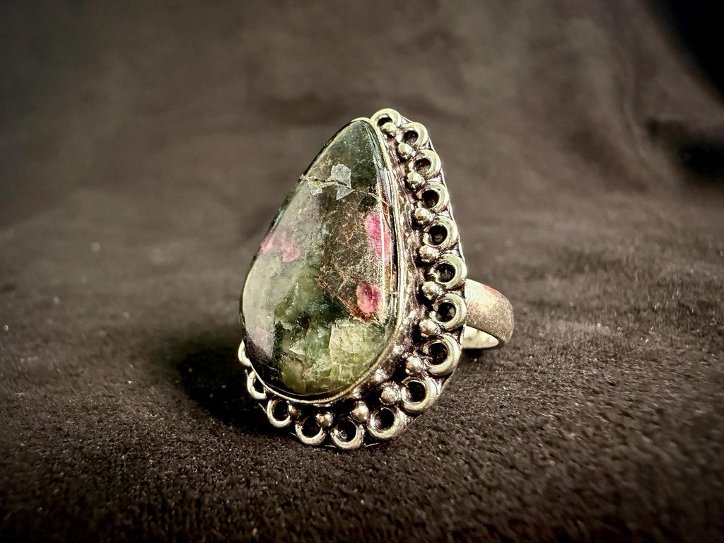 Ysoltre Angel Spirit Vessel Ring - Haunted Nephilim Daughter Companion - Physical Presence and Confidence Amulet