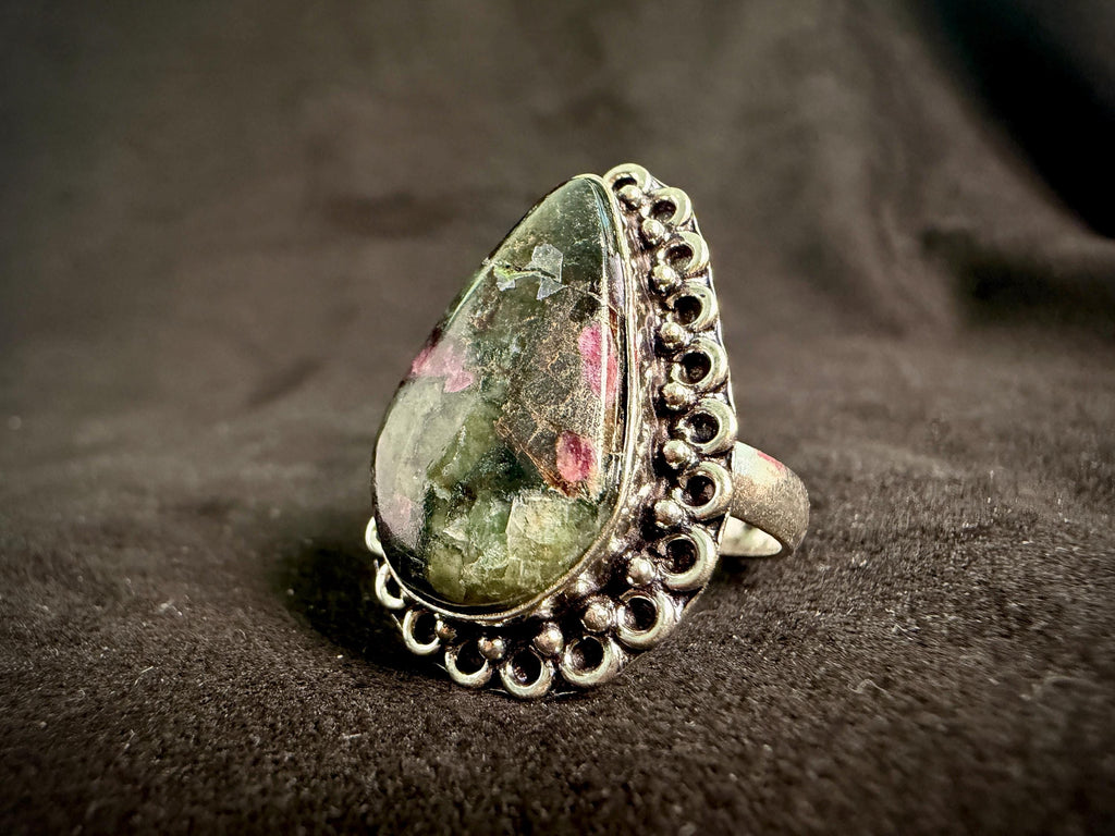 Ysoltre Angel Spirit Vessel Ring - Haunted Nephilim Daughter Companion - Physical Presence and Confidence Amulet
