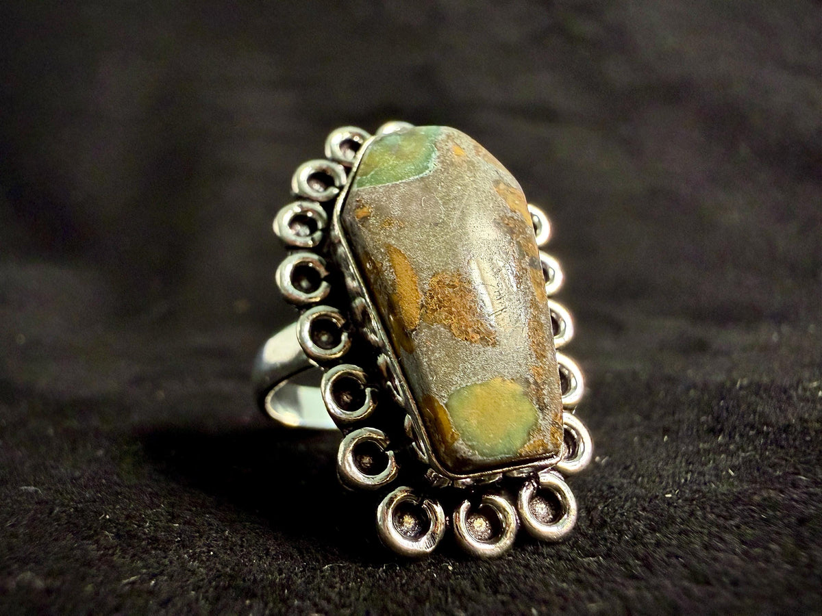 Vampire Empress Spirit Vessel Ring of Confidence, Influence & Command, Vampiric Amulet
