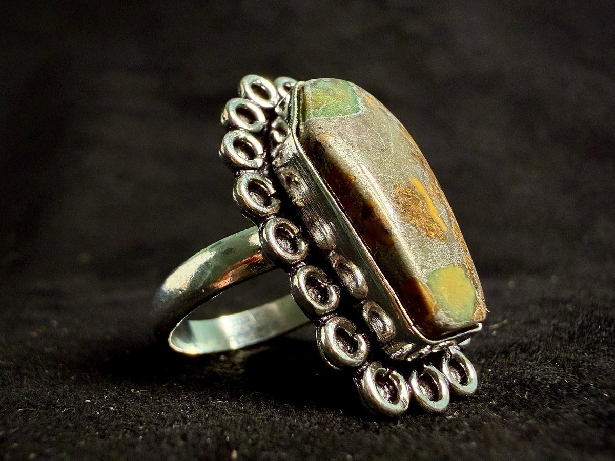 Vampire Empress Spirit Vessel Ring of Confidence, Influence & Command, Vampiric Amulet