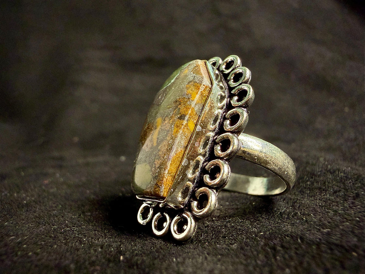 Vampire Empress Spirit Vessel Ring of Confidence, Influence & Command, Vampiric Amulet