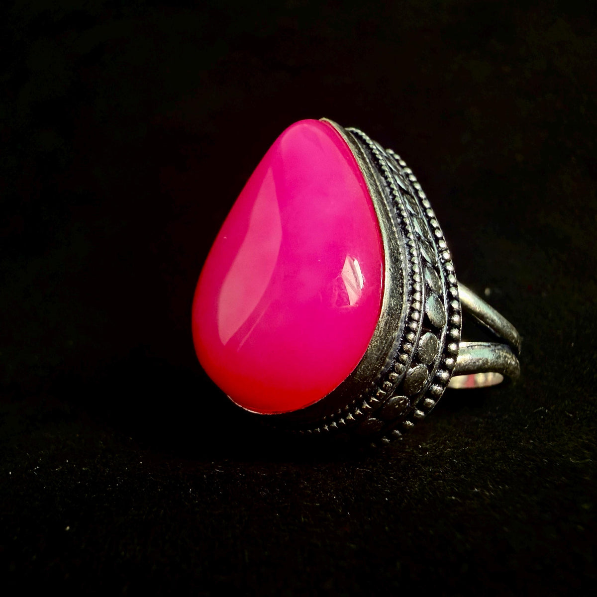 Pearl Cuttlefish Familiar Ring · Spirit Vessel of Adaptation, Social Intelligence, Camouflage & Strategic Reinvention
